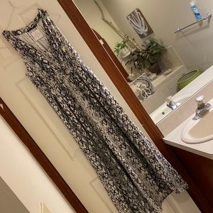 NWT Doe & Roe wide legged jumpsuit Medium. So pretty